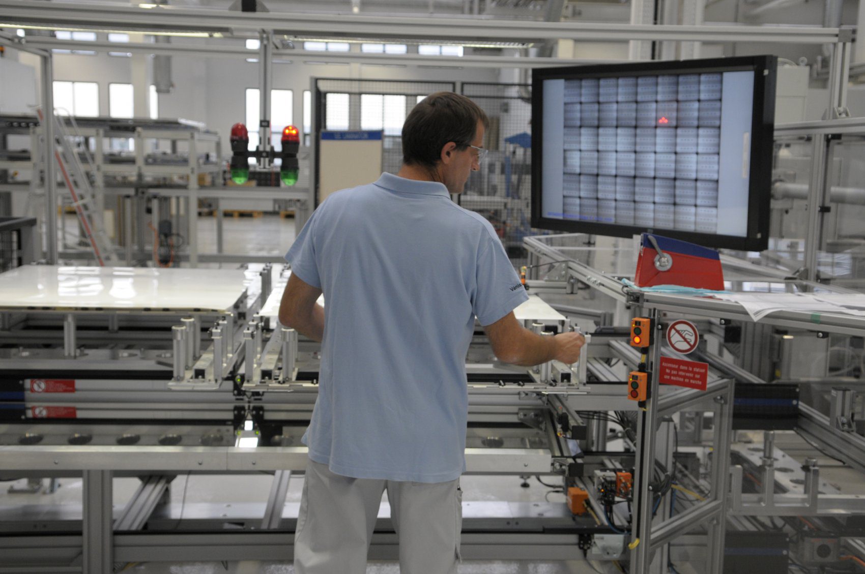 Bosch, fabrication panneaux solaires-05