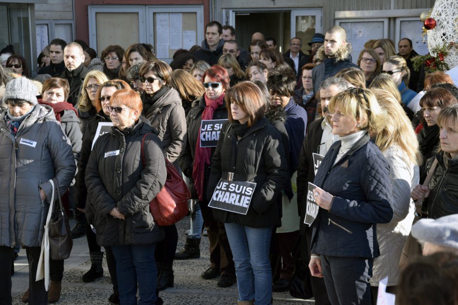 rassemblement mairie 8 jan.