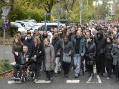 Le 12 novembre à Vénissieux, des centaines de   personnes avaient rendu un hommage silencieux à Yassine Zobiri et exprimé leur solidarité à sa famille