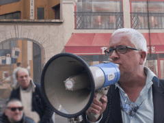 Thierry Renard megaphone