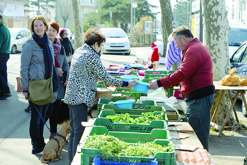 marché du Moulin à vent, place E.Roman. Mars 2016