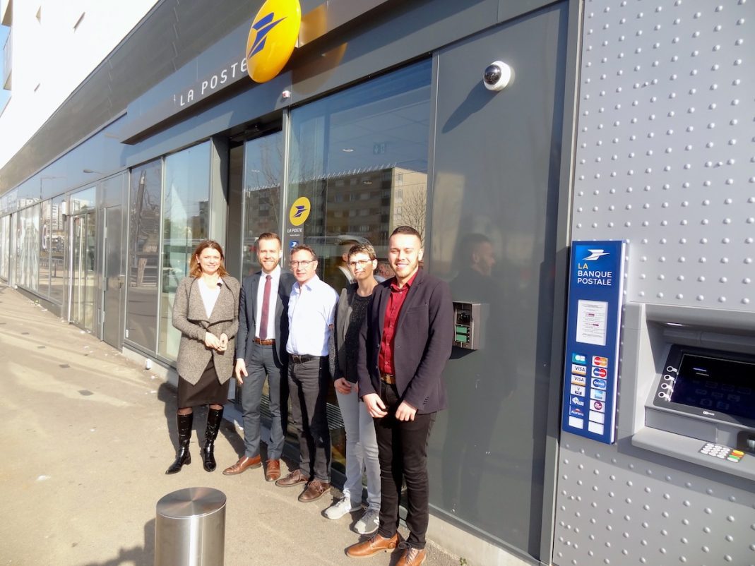 Vénissy la banque postale est ouverte Expressions